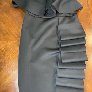 Gorgeous Black sleeveless Bodycon dress w/ ruffles